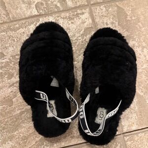 UGG Women's Black Fluffy Slippers